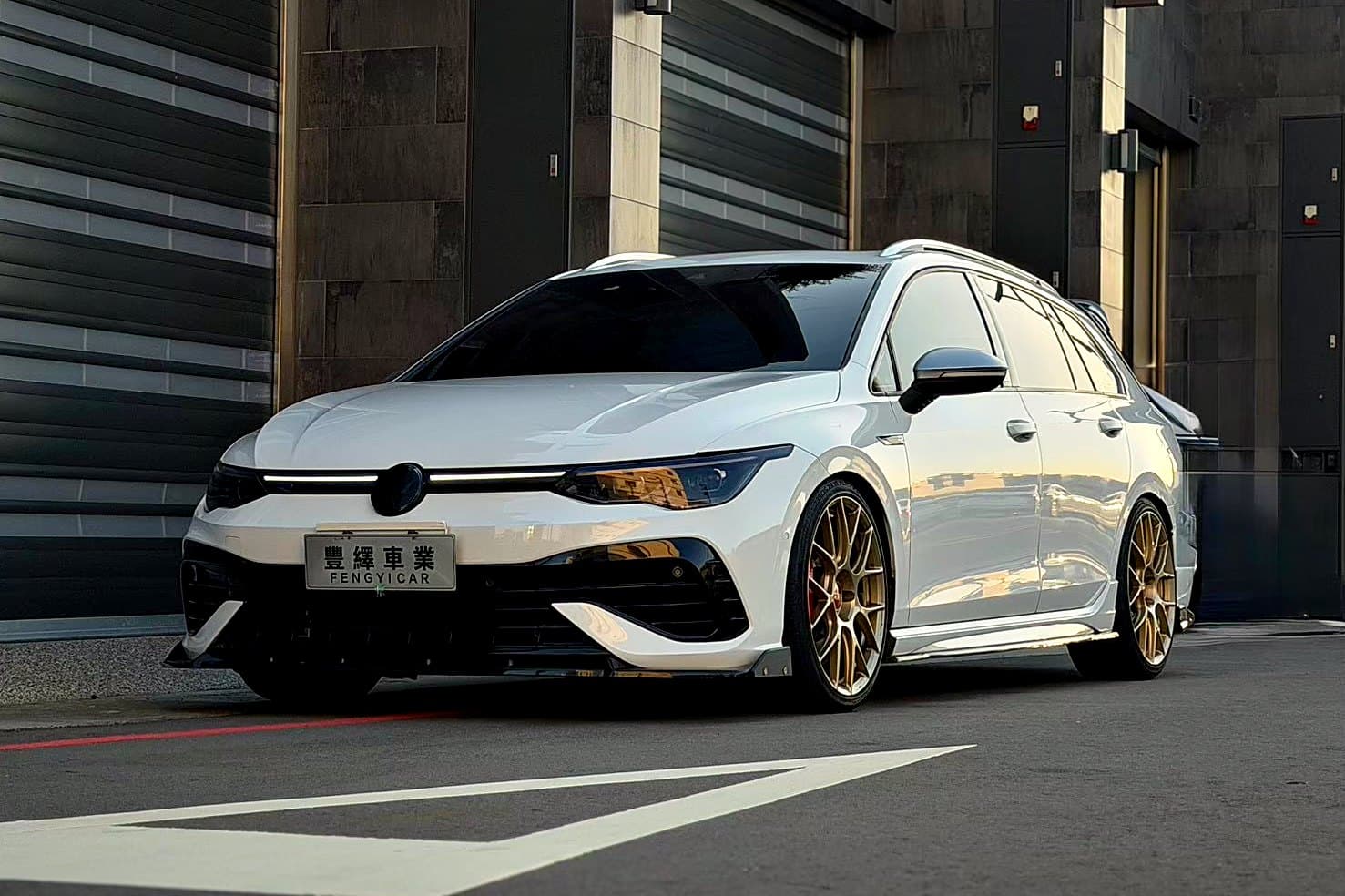 Volkswagen Golf R Variant